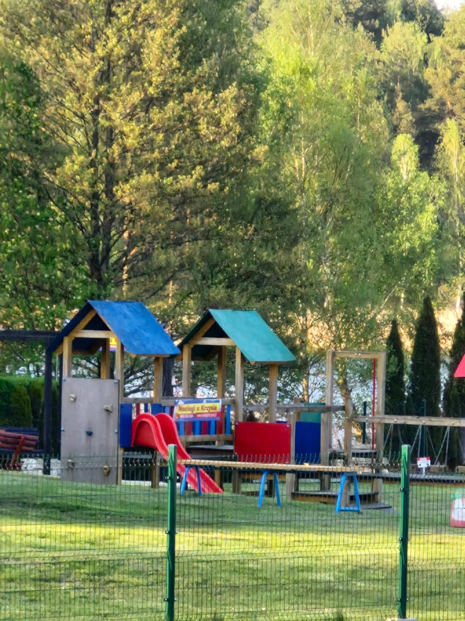 Lesny Dworek - Pokoje Nad Jeziorem Koczala Kültér fotó